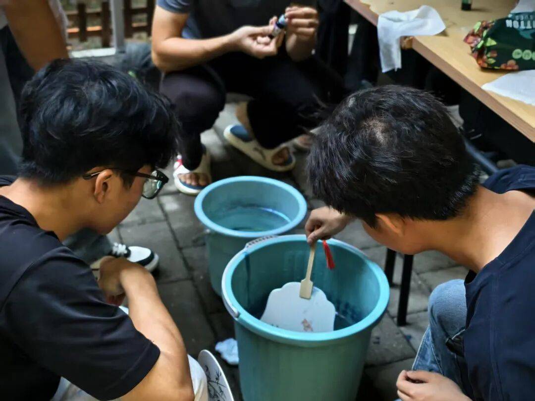 、梦幻月球灯……这场暖心社区活动绝了！瓦