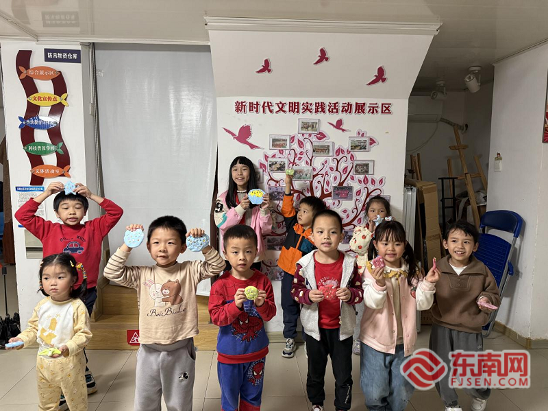 “红星领航驿心同行”系列活动瓦力娱乐棋牌驿里社区：开展